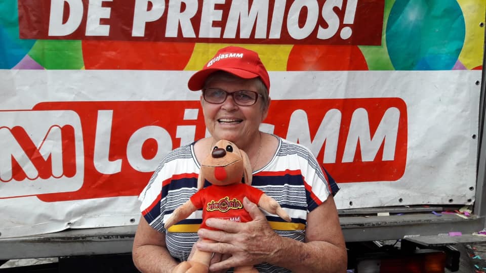 Foto 3 / MM entrega Caminhão de Prêmios no Dia do Consumidor