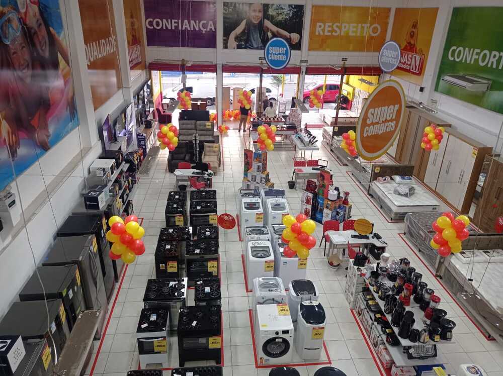 Foto 1 / Lojas MM reinaugura filiais em Londrina e Inácio Martins