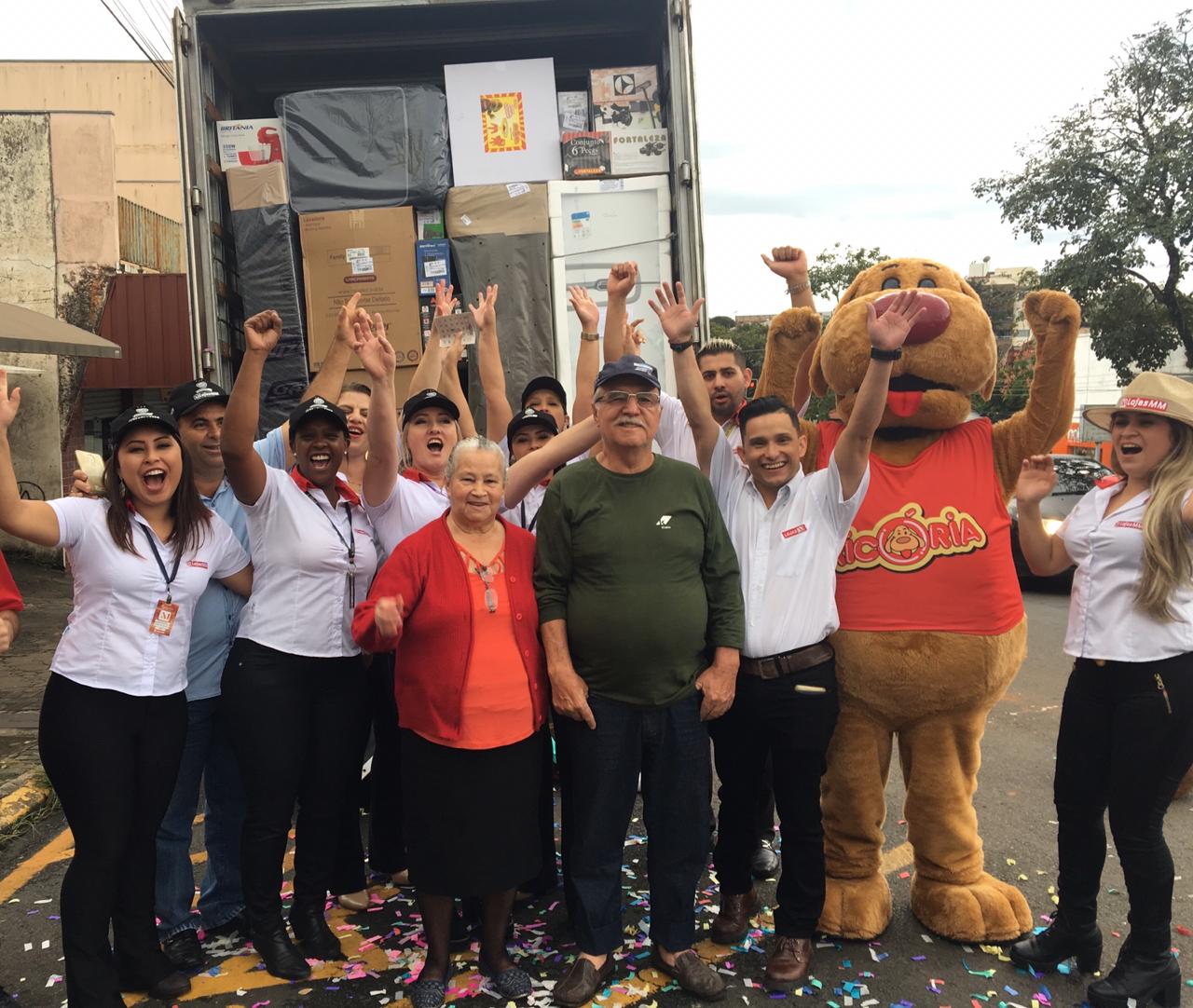 Foto 4 / Cliente de Telêmaco Borba ganha Caminhão de Prêmios MM