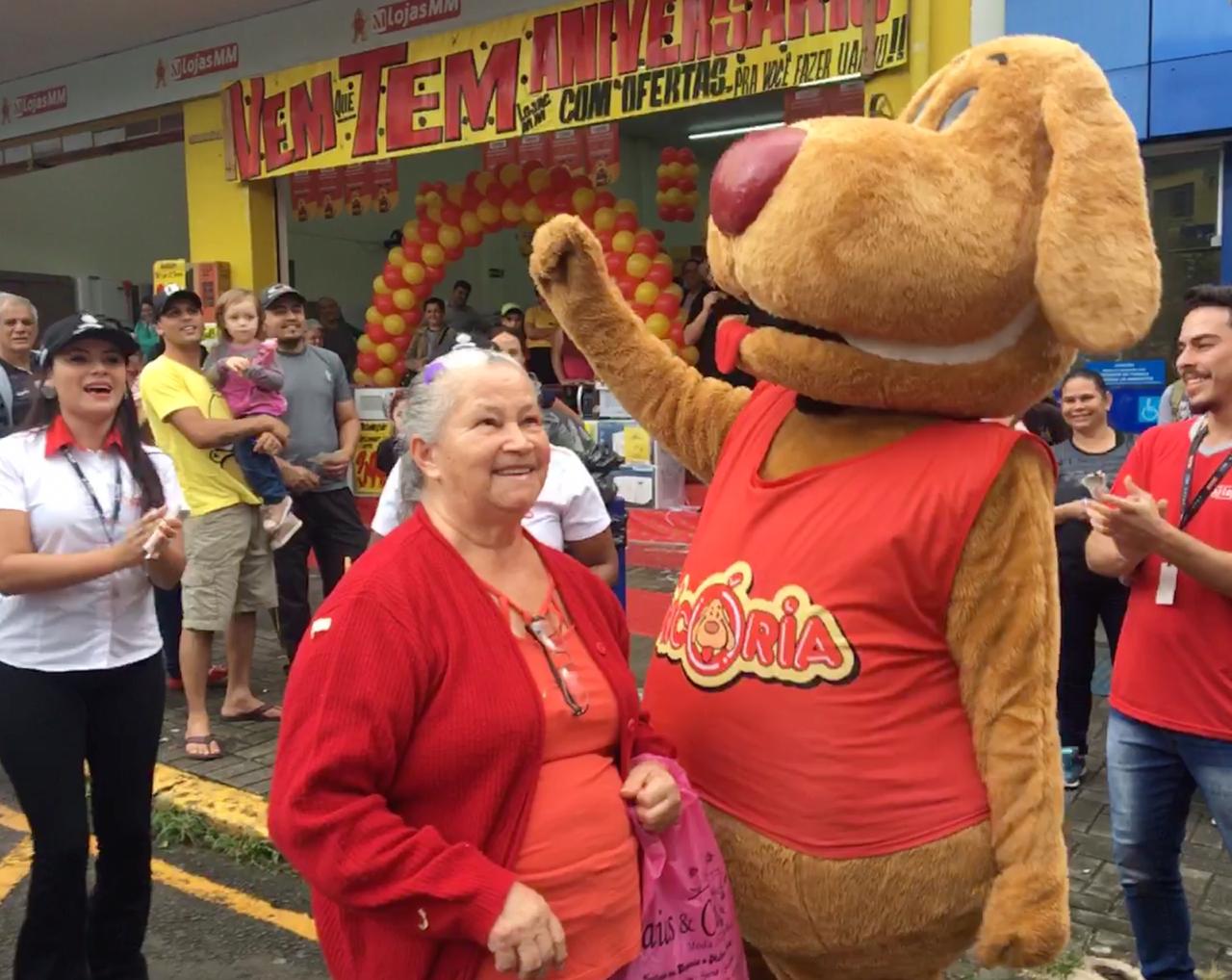 Foto 1 / Cliente de Telêmaco Borba ganha Caminhão de Prêmios MM