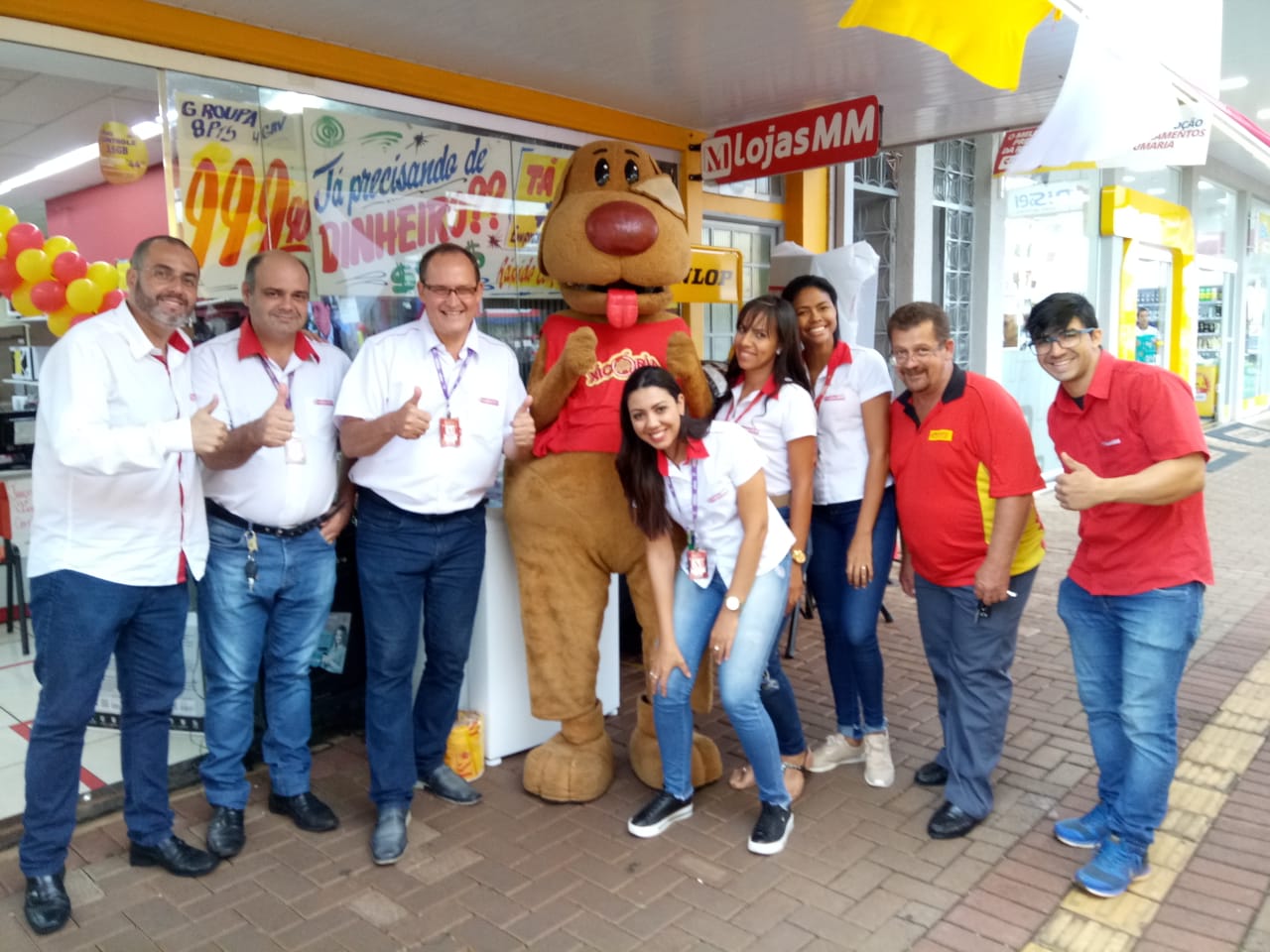 Foto 1 / Caminhão de Prêmios sai para Assis Chateaubriand