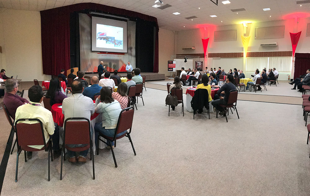 Foto 1 / 1º Fórum de Gestão e Tendências Lojas MM