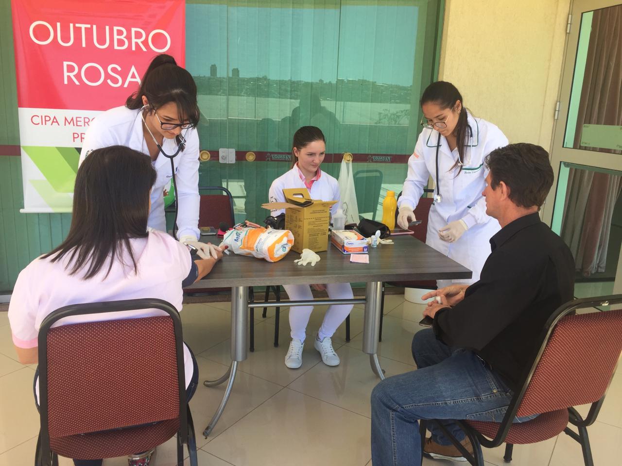 Foto 2 / Lojas MM promove ações em alusão ao Outubro Rosa 