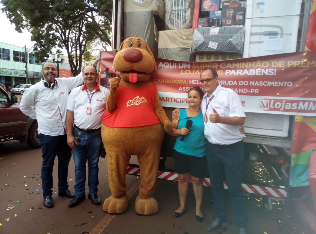 Foto 2 / Caminhão de Prêmios sai para Assis Chateaubriand