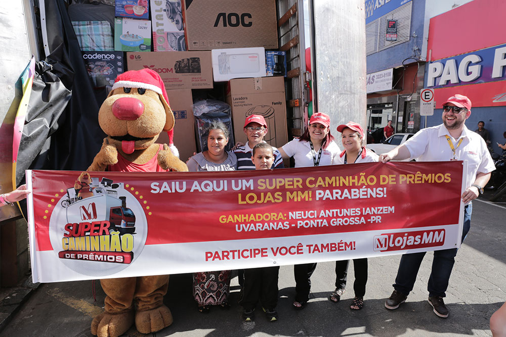 Que presentão! Cliente MM de Ponta Grossa ganha um caminhão recheado de produtos