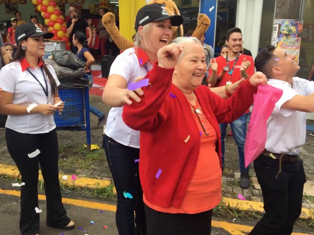 Cliente de Telêmaco Borba ganha Caminhão de Prêmios MM