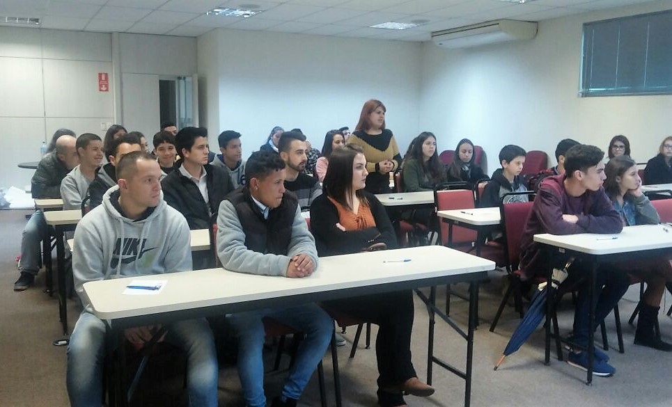 Lojas MM realiza processo seletivo para Jovem Aprendiz